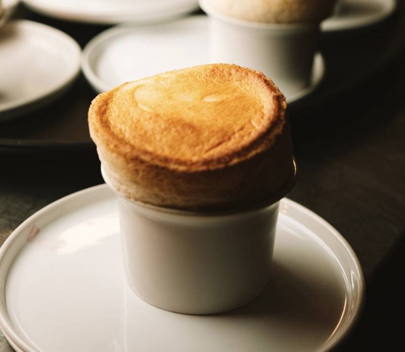 Soufflé flambé au Grand Marnier