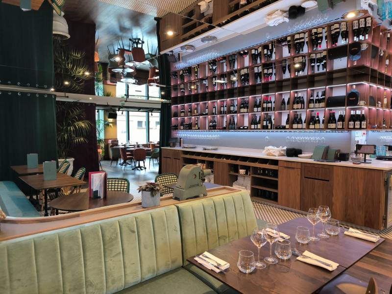 Réunions de clubs ou associations privées au Palais Paris 17ᵉ : salle modulable et services sur mesure à proximité de la Porte de Clichy